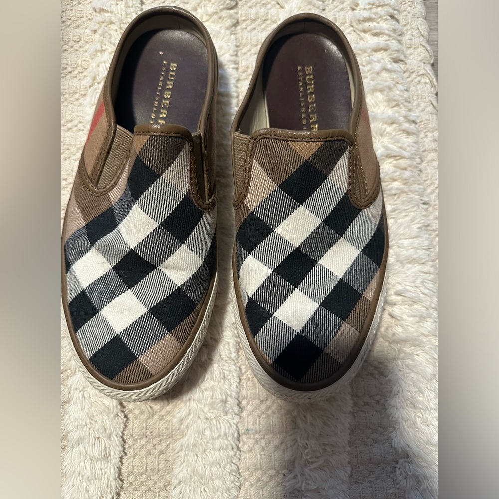 Burberry Tan and Cream Slip-On Shoes